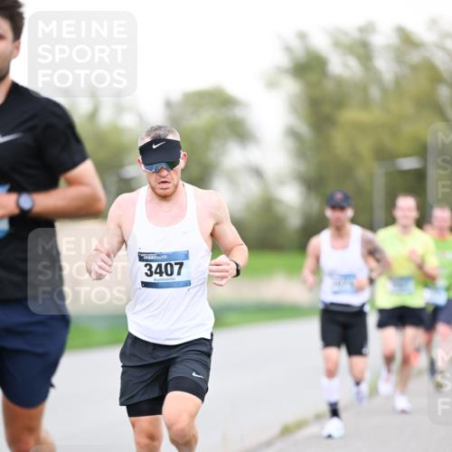 07.04.2024 - 43. Internationalen Wilhelmsburger Insellauf Dr. Thomas Lammeyer http://msf.ph/oto/6038359 07.04.2024 10:26:57 Laufen 3407 meine-sportfotos.de