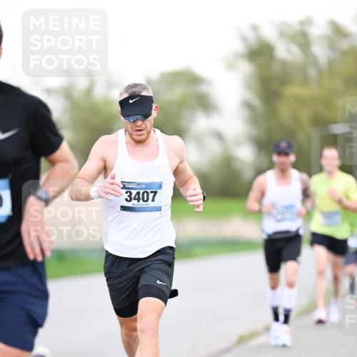 07.04.2024 - 43. Internationalen Wilhelmsburger Insellauf Dr. Thomas Lammeyer http://msf.ph/oto/6038360 07.04.2024 10:26:57 Laufen 3407 meine-sportfotos.de