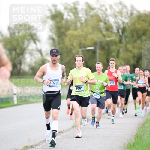 07.04.2024 - 43. Internationalen Wilhelmsburger Insellauf Dr. Thomas Lammeyer http://msf.ph/oto/6038362 07.04.2024 10:26:58 Laufen 3071, 2661, 3892, 792 meine-sportfotos.de