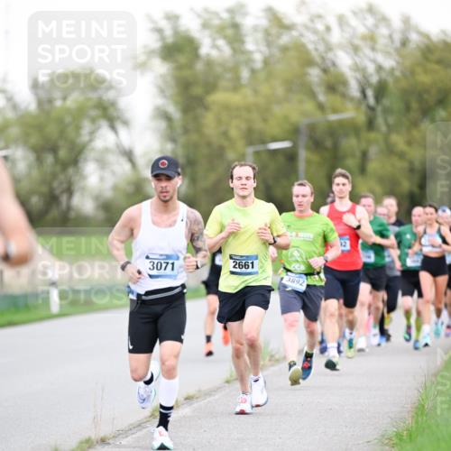 07.04.2024 - 43. Internationalen Wilhelmsburger Insellauf Dr. Thomas Lammeyer http://msf.ph/oto/6038363 07.04.2024 10:26:58 Laufen 3071, 2661, 3892, 12 meine-sportfotos.de