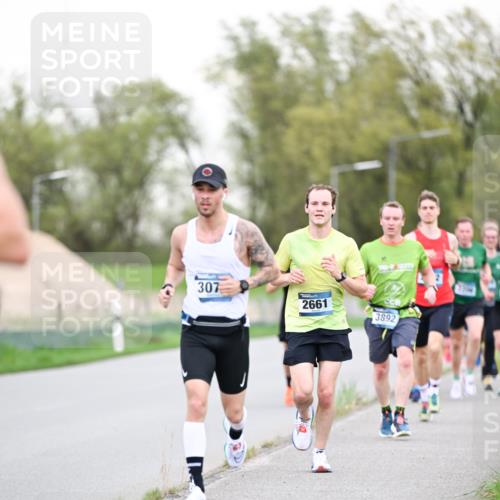 07.04.2024 - 43. Internationalen Wilhelmsburger Insellauf Dr. Thomas Lammeyer http://msf.ph/oto/6038365 07.04.2024 10:26:58 Laufen 307, 2661, 3892 meine-sportfotos.de
