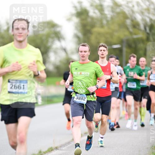 07.04.2024 - 43. Internationalen Wilhelmsburger Insellauf Dr. Thomas Lammeyer http://msf.ph/oto/6038381 07.04.2024 10:27:01 Laufen 2661, 3892 meine-sportfotos.de