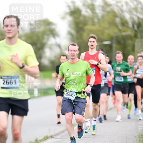 07.04.2024 - 43. Internationalen Wilhelmsburger Insellauf Dr. Thomas Lammeyer http://msf.ph/oto/6038382 07.04.2024 10:27:01 Laufen 2661, 3892 meine-sportfotos.de
