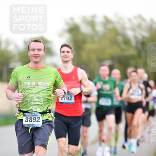 07.04.2024 - 43. Internationalen Wilhelmsburger Insellauf Dr. Thomas Lammeyer http://msf.ph/oto/6038388 07.04.2024 10:27:03 Laufen 3892, 192 meine-sportfotos.de