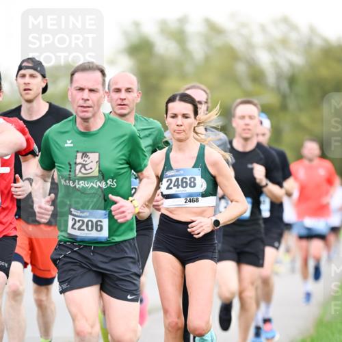 07.04.2024 - 43. Internationalen Wilhelmsburger Insellauf Dr. Thomas Lammeyer http://msf.ph/oto/6038404 07.04.2024 10:27:06 Laufen 2468, 2468, 2206 meine-sportfotos.de