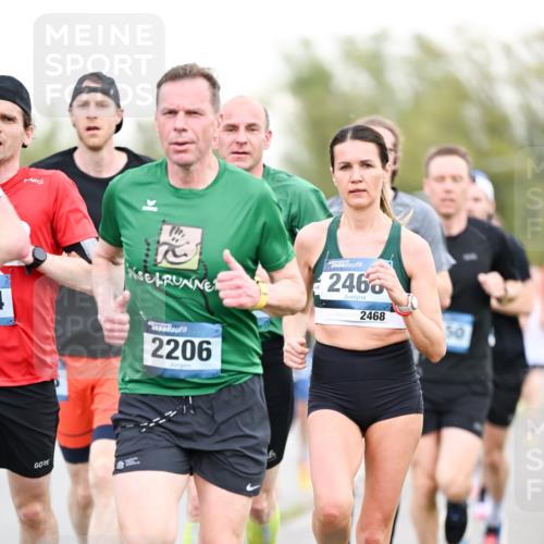07.04.2024 - 43. Internationalen Wilhelmsburger Insellauf Dr. Thomas Lammeyer http://msf.ph/oto/6038407 07.04.2024 10:27:07 Laufen 2460, 2468, 2206 meine-sportfotos.de