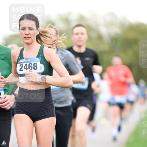 07.04.2024 - 43. Internationalen Wilhelmsburger Insellauf Dr. Thomas Lammeyer http://msf.ph/oto/6038410 07.04.2024 10:27:08 Laufen 2468 meine-sportfotos.de