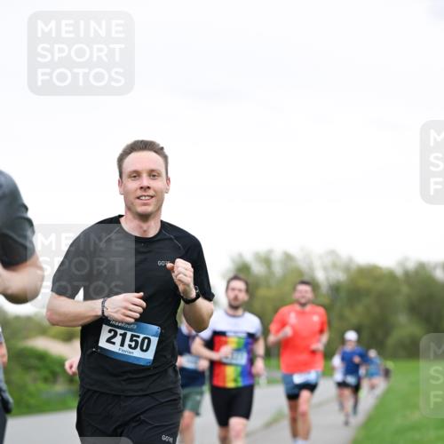 07.04.2024 - 43. Internationalen Wilhelmsburger Insellauf Dr. Thomas Lammeyer http://msf.ph/oto/6038414 07.04.2024 10:27:10 Laufen 2150 meine-sportfotos.de