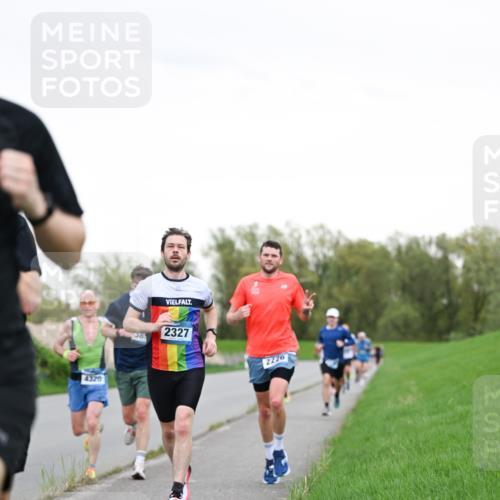 07.04.2024 - 43. Internationalen Wilhelmsburger Insellauf Dr. Thomas Lammeyer http://msf.ph/oto/6038415 07.04.2024 10:27:11 Laufen 4320, 38, 2327, 2226 meine-sportfotos.de