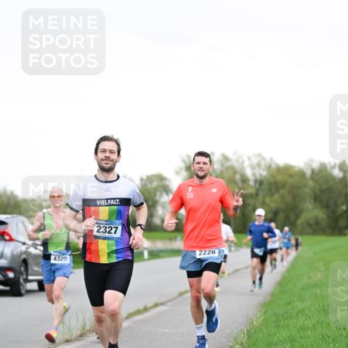 07.04.2024 - 43. Internationalen Wilhelmsburger Insellauf Dr. Thomas Lammeyer http://msf.ph/oto/6038420 07.04.2024 10:27:11 Laufen 4320, 2327, 2226 meine-sportfotos.de
