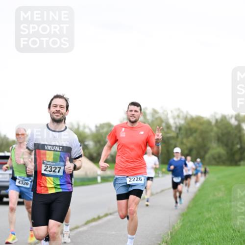 07.04.2024 - 43. Internationalen Wilhelmsburger Insellauf Dr. Thomas Lammeyer http://msf.ph/oto/6038422 07.04.2024 10:27:12 Laufen 4320, 2327, 2226 meine-sportfotos.de