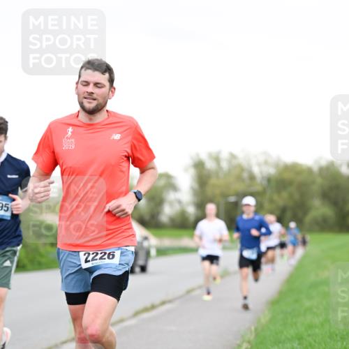 07.04.2024 - 43. Internationalen Wilhelmsburger Insellauf Dr. Thomas Lammeyer http://msf.ph/oto/6038429 07.04.2024 10:27:13 Laufen 95, 2019, 2226 meine-sportfotos.de