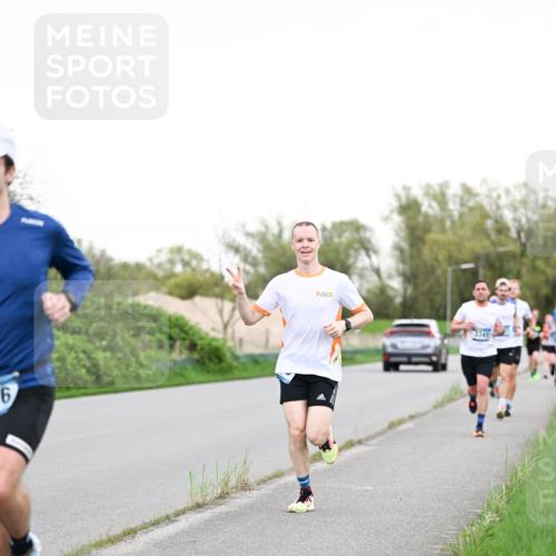 07.04.2024 - 43. Internationalen Wilhelmsburger Insellauf Dr. Thomas Lammeyer http://msf.ph/oto/6038437 07.04.2024 10:27:16 Laufen 6 meine-sportfotos.de