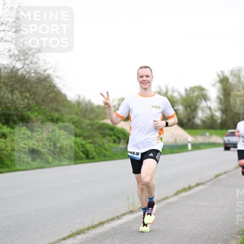 07.04.2024 - 43. Internationalen Wilhelmsburger Insellauf Dr. Thomas Lammeyer http://msf.ph/oto/6038443 07.04.2024 10:27:17 Laufen  meine-sportfotos.de
