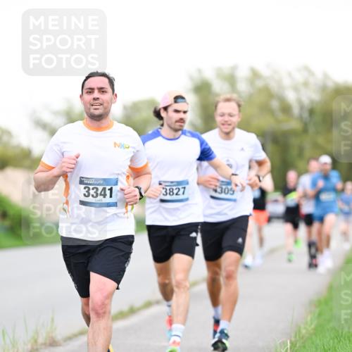 07.04.2024 - 43. Internationalen Wilhelmsburger Insellauf Dr. Thomas Lammeyer http://msf.ph/oto/6038456 07.04.2024 10:27:20 Laufen 3341, 3827, 305 meine-sportfotos.de