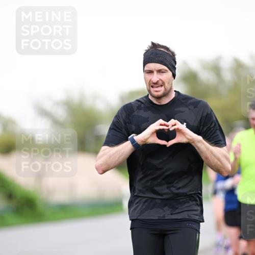 07.04.2024 - 43. Internationalen Wilhelmsburger Insellauf Dr. Thomas Lammeyer http://msf.ph/oto/6038519 07.04.2024 10:27:46 Laufen  meine-sportfotos.de
