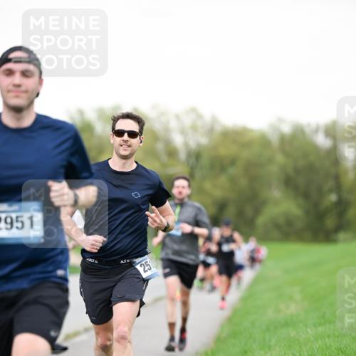 07.04.2024 - 43. Internationalen Wilhelmsburger Insellauf Dr. Thomas Lammeyer http://msf.ph/oto/6038941 07.04.2024 10:29:41 Laufen 2951, 251 meine-sportfotos.de