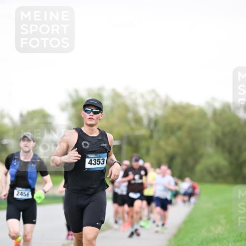 07.04.2024 - 43. Internationalen Wilhelmsburger Insellauf Dr. Thomas Lammeyer http://msf.ph/oto/6038973 07.04.2024 10:29:49 Laufen 2456, 4353 meine-sportfotos.de