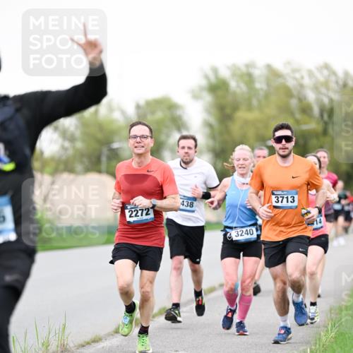 07.04.2024 - 43. Internationalen Wilhelmsburger Insellauf Dr. Thomas Lammeyer http://msf.ph/oto/6039290 07.04.2024 10:31:05 Laufen 438, 2272, 3240, 3713 meine-sportfotos.de