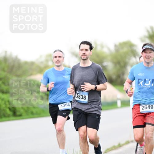 07.04.2024 - 43. Internationalen Wilhelmsburger Insellauf Dr. Thomas Lammeyer http://msf.ph/oto/6039405 07.04.2024 10:31:34 Laufen 4368, 2838, 2549 meine-sportfotos.de