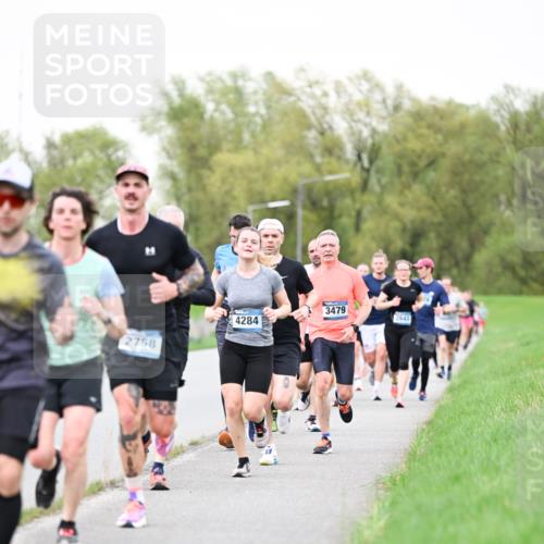 07.04.2024 - 43. Internationalen Wilhelmsburger Insellauf Dr. Thomas Lammeyer http://msf.ph/oto/6039418 07.04.2024 10:31:40 Laufen 2758, 83, 4284, 3479, 2643 meine-sportfotos.de