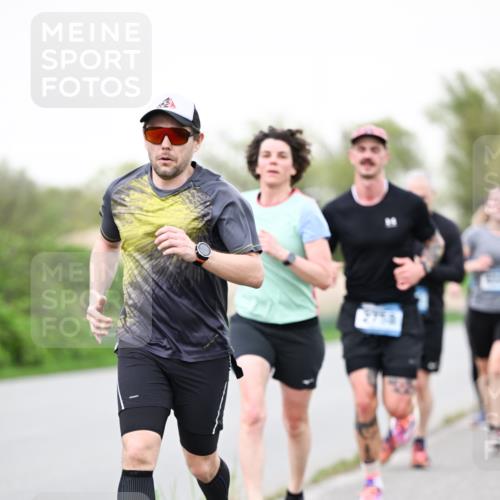 07.04.2024 - 43. Internationalen Wilhelmsburger Insellauf Dr. Thomas Lammeyer http://msf.ph/oto/6039421 07.04.2024 10:31:41 Laufen 2758 meine-sportfotos.de