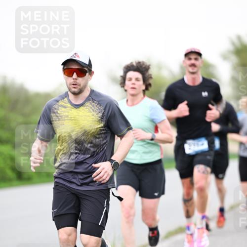 07.04.2024 - 43. Internationalen Wilhelmsburger Insellauf Dr. Thomas Lammeyer http://msf.ph/oto/6039422 07.04.2024 10:31:41 Laufen  meine-sportfotos.de