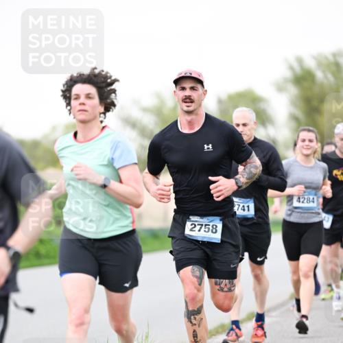 07.04.2024 - 43. Internationalen Wilhelmsburger Insellauf Dr. Thomas Lammeyer http://msf.ph/oto/6039424 07.04.2024 10:31:42 Laufen 2758, 4284, 2741 meine-sportfotos.de