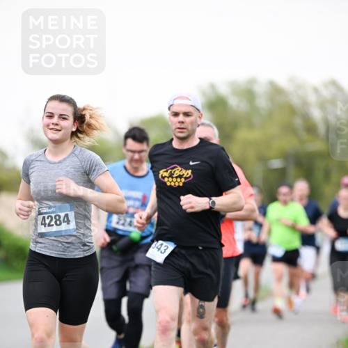 07.04.2024 - 43. Internationalen Wilhelmsburger Insellauf Dr. Thomas Lammeyer http://msf.ph/oto/6039437 07.04.2024 10:31:44 Laufen 4284, 0000, 224, 9, 343 meine-sportfotos.de