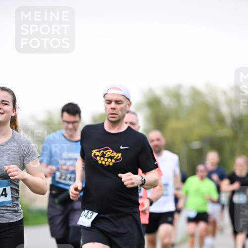 07.04.2024 - 43. Internationalen Wilhelmsburger Insellauf Dr. Thomas Lammeyer http://msf.ph/oto/6039441 07.04.2024 10:31:45 Laufen 34, 3246, 43 meine-sportfotos.de