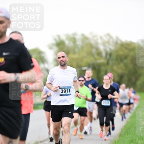 07.04.2024 - 43. Internationalen Wilhelmsburger Insellauf Dr. Thomas Lammeyer http://msf.ph/oto/6039443 07.04.2024 10:31:45 Laufen 3911 meine-sportfotos.de