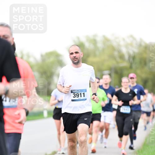 07.04.2024 - 43. Internationalen Wilhelmsburger Insellauf Dr. Thomas Lammeyer http://msf.ph/oto/6039447 07.04.2024 10:31:46 Laufen 3911 meine-sportfotos.de