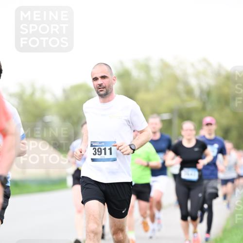 07.04.2024 - 43. Internationalen Wilhelmsburger Insellauf Dr. Thomas Lammeyer http://msf.ph/oto/6039450 07.04.2024 10:31:46 Laufen 3911 meine-sportfotos.de