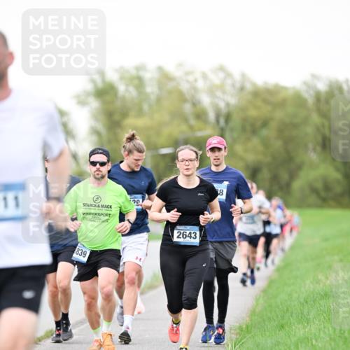 07.04.2024 - 43. Internationalen Wilhelmsburger Insellauf Dr. Thomas Lammeyer http://msf.ph/oto/6039453 07.04.2024 10:31:47 Laufen 20, 839, 2643, 8 meine-sportfotos.de