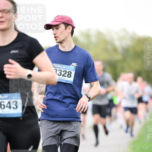 07.04.2024 - 43. Internationalen Wilhelmsburger Insellauf Dr. Thomas Lammeyer http://msf.ph/oto/6039472 07.04.2024 10:31:51 Laufen 643, 3328 meine-sportfotos.de