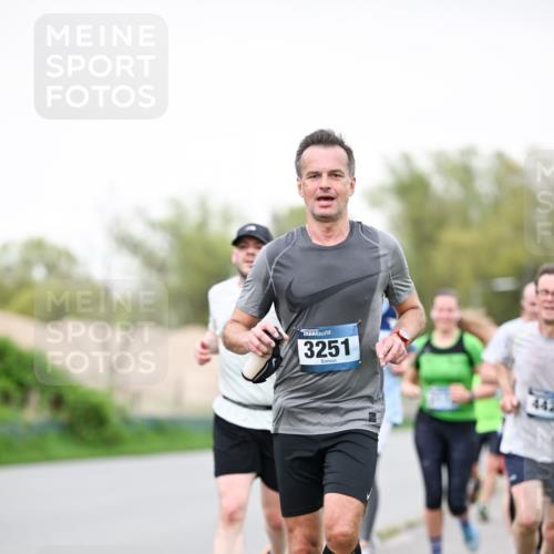 07.04.2024 - 43. Internationalen Wilhelmsburger Insellauf Dr. Thomas Lammeyer http://msf.ph/oto/6039476 07.04.2024 10:31:54 Laufen 3251, 442 meine-sportfotos.de
