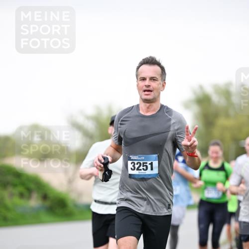 07.04.2024 - 43. Internationalen Wilhelmsburger Insellauf Dr. Thomas Lammeyer http://msf.ph/oto/6039479 07.04.2024 10:31:54 Laufen 43, 3251 meine-sportfotos.de