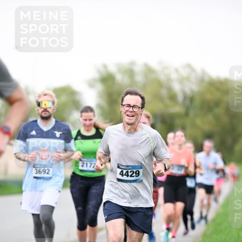 07.04.2024 - 43. Internationalen Wilhelmsburger Insellauf Dr. Thomas Lammeyer http://msf.ph/oto/6039483 07.04.2024 10:31:55 Laufen 2172, 3692, 4429 meine-sportfotos.de