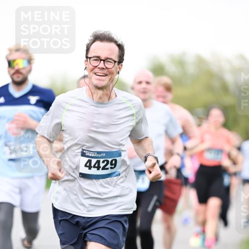 07.04.2024 - 43. Internationalen Wilhelmsburger Insellauf Dr. Thomas Lammeyer http://msf.ph/oto/6039493 07.04.2024 10:31:57 Laufen 3692, 4429 meine-sportfotos.de