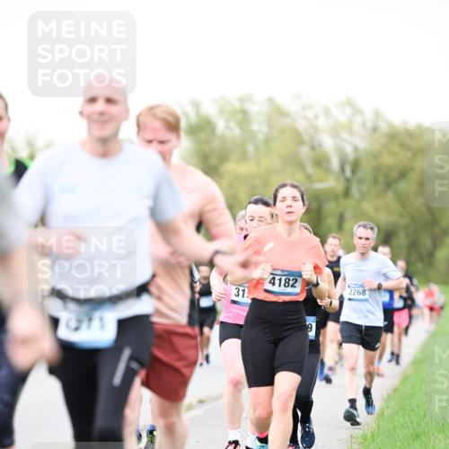 07.04.2024 - 43. Internationalen Wilhelmsburger Insellauf Dr. Thomas Lammeyer http://msf.ph/oto/6039496 07.04.2024 10:31:57 Laufen 4182, 2268, 31, 9 meine-sportfotos.de
