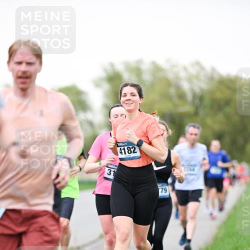 07.04.2024 - 43. Internationalen Wilhelmsburger Insellauf Dr. Thomas Lammeyer http://msf.ph/oto/6039498 07.04.2024 10:31:58 Laufen 31, 4182, 79 meine-sportfotos.de