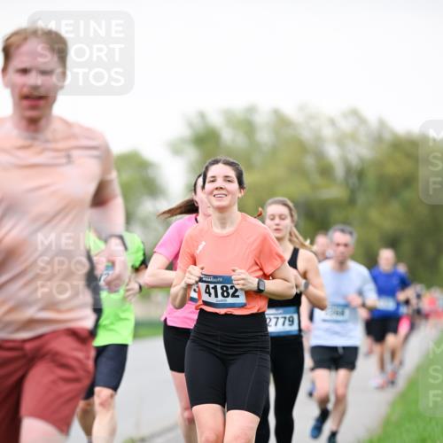 07.04.2024 - 43. Internationalen Wilhelmsburger Insellauf Dr. Thomas Lammeyer http://msf.ph/oto/6039499 07.04.2024 10:31:59 Laufen 4182, 2779 meine-sportfotos.de