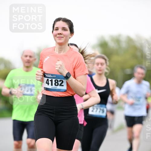07.04.2024 - 43. Internationalen Wilhelmsburger Insellauf Dr. Thomas Lammeyer http://msf.ph/oto/6039508 07.04.2024 10:32:00 Laufen 43, 4182, 2779 meine-sportfotos.de