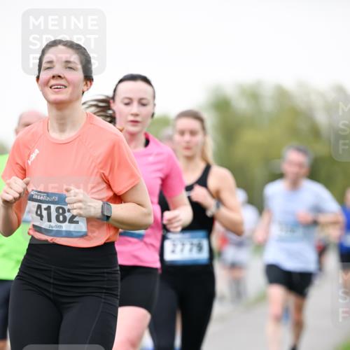 07.04.2024 - 43. Internationalen Wilhelmsburger Insellauf Dr. Thomas Lammeyer http://msf.ph/oto/6039510 07.04.2024 10:32:00 Laufen 4182 meine-sportfotos.de