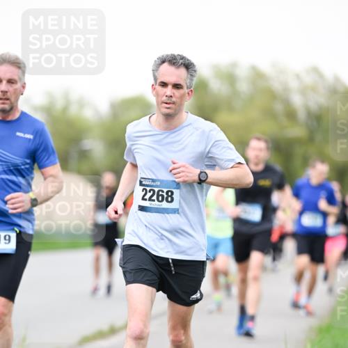 07.04.2024 - 43. Internationalen Wilhelmsburger Insellauf Dr. Thomas Lammeyer http://msf.ph/oto/6039519 07.04.2024 10:32:02 Laufen 19, 2268 meine-sportfotos.de