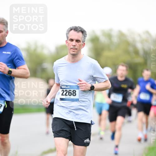07.04.2024 - 43. Internationalen Wilhelmsburger Insellauf Dr. Thomas Lammeyer http://msf.ph/oto/6039520 07.04.2024 10:32:02 Laufen 9, 2268 meine-sportfotos.de
