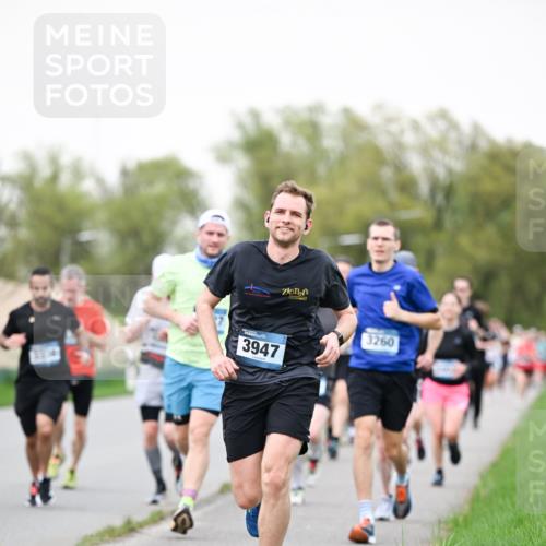 07.04.2024 - 43. Internationalen Wilhelmsburger Insellauf Dr. Thomas Lammeyer http://msf.ph/oto/6039528 07.04.2024 10:32:04 Laufen 3947, 3260 meine-sportfotos.de