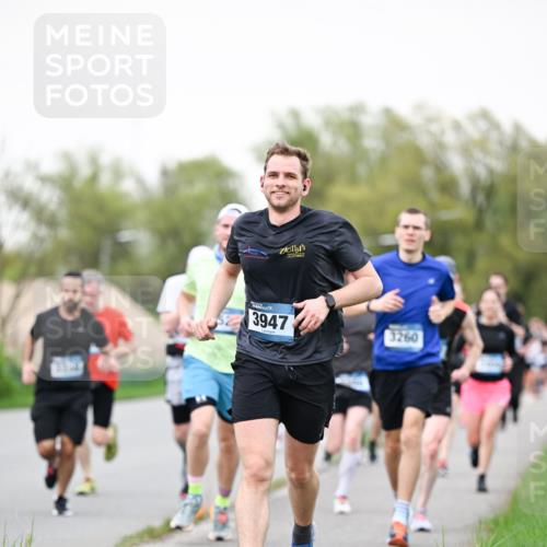 07.04.2024 - 43. Internationalen Wilhelmsburger Insellauf Dr. Thomas Lammeyer http://msf.ph/oto/6039530 07.04.2024 10:32:04 Laufen 3947, 3260 meine-sportfotos.de