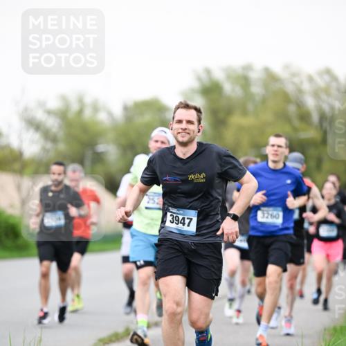 07.04.2024 - 43. Internationalen Wilhelmsburger Insellauf Dr. Thomas Lammeyer http://msf.ph/oto/6039531 07.04.2024 10:32:04 Laufen 3947, 3260 meine-sportfotos.de