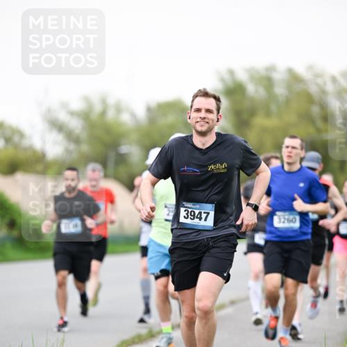07.04.2024 - 43. Internationalen Wilhelmsburger Insellauf Dr. Thomas Lammeyer http://msf.ph/oto/6039532 07.04.2024 10:32:04 Laufen 3947, 3260 meine-sportfotos.de